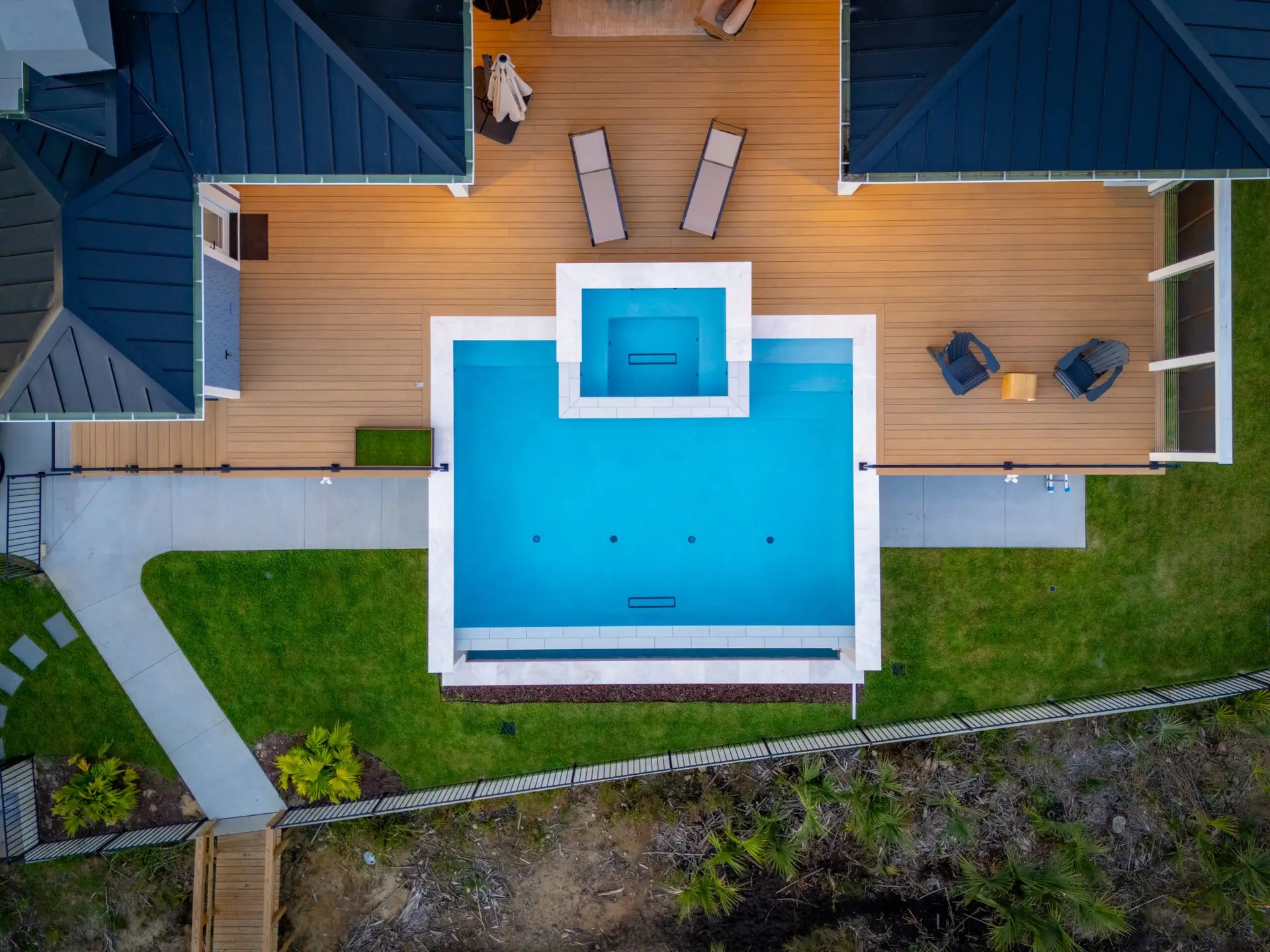 Deck-level pool and spa — Heritage Pools project